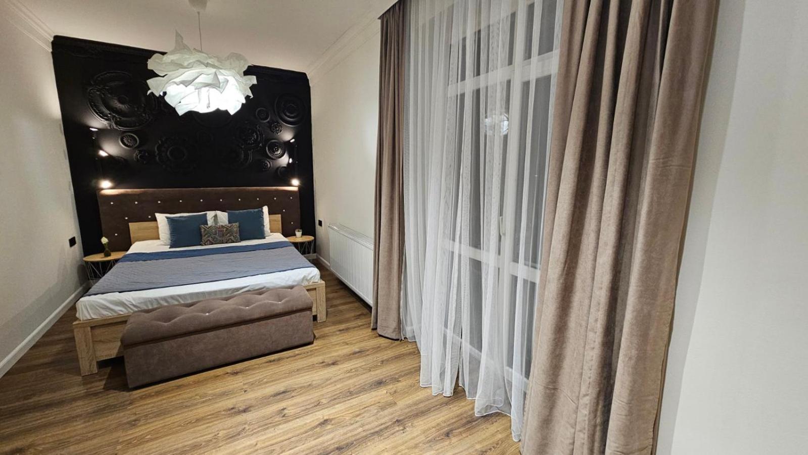 Black Room Apartment Mukacheve Exterior photo